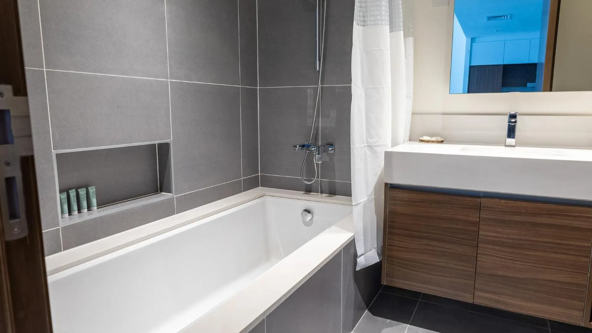Elegant 1 Bedroom In Creek Edge Dubai Appartement